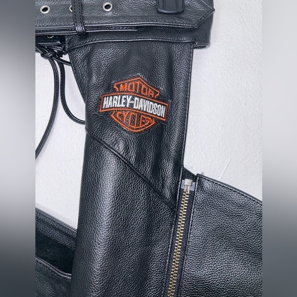 Harley-Davidson® Men's Bar & Shield Stock Leather Chaps 98090-06VM Size S EUC - Picture 4 of 16